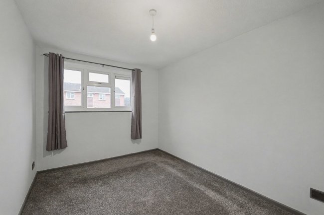 239 Gunville Road, Newport, Isle of Wight PO30 5LU 6