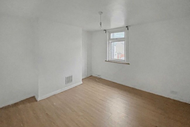 39 Cross Road, Croydon, CR0 6TW 4