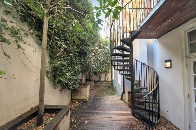 Flat 1, 10 Eaton Gate, Belgravia, SW1W 9BJ 2