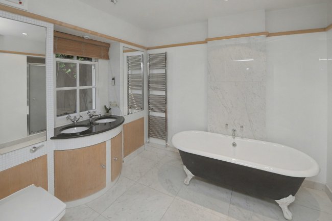 Flat 1, 10 Eaton Gate, Belgravia, SW1W 9BJ 2