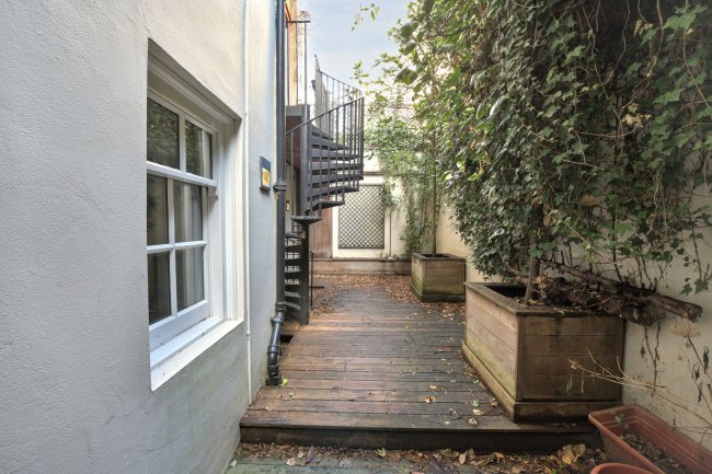 Flat 1, 10 Eaton Gate, Belgravia, SW1W 9BJ 2