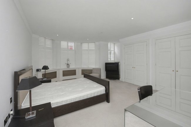 Flat 1, 10 Eaton Gate, Belgravia, SW1W 9BJ 2