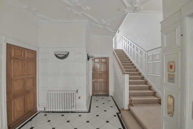 Flat 1, 10 Eaton Gate, Belgravia, SW1W 9BJ 2