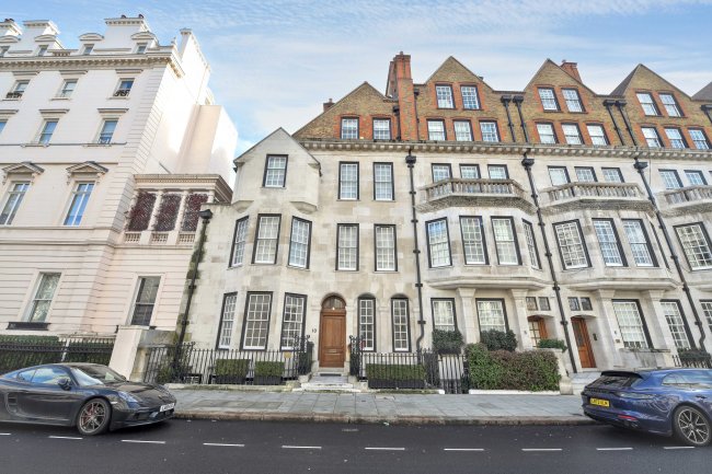 Flat 1, 10 Eaton Gate, Belgravia, SW1W 9BJ 2