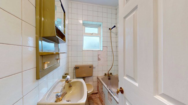 65 Grove Hill, South Woodford, London, E18 2JA 3