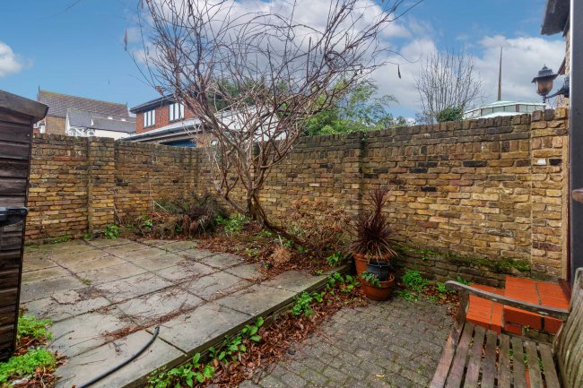 65 Grove Hill, South Woodford, London, E18 2JA 3
