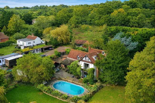 Woodgreen Farm, Honeypot Lane, Waltham Abbey, EN9 3SG 4