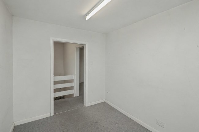 3 Old Park Avenue, Enfield, EN2 6PJ 5