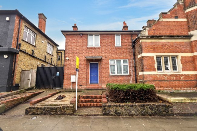 3 Old Park Avenue, Enfield, EN2 6PJ 5