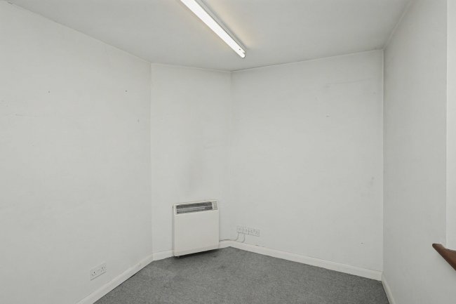 3 Old Park Avenue, Enfield, EN2 6PJ 5