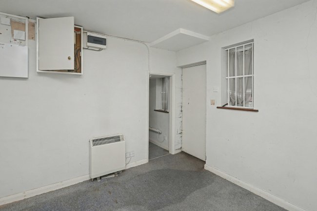 3 Old Park Avenue, Enfield, EN2 6PJ 5