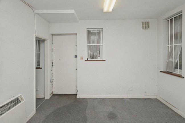 3 Old Park Avenue, Enfield, EN2 6PJ 5