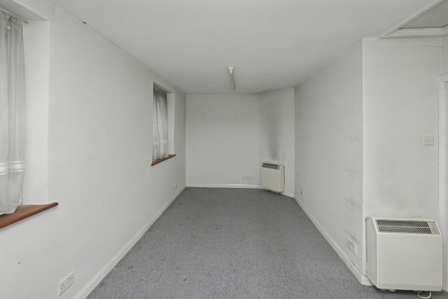 3 Old Park Avenue, Enfield, EN2 6PJ 5