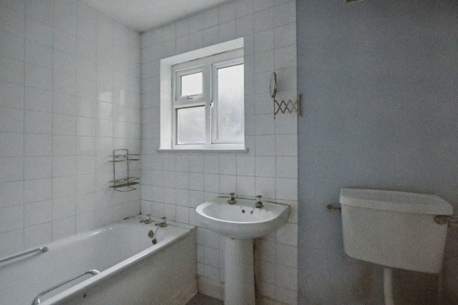 Flats A & B, 254 Ramsay Road, London E7 9EY 8