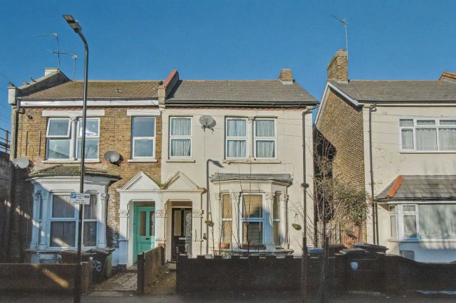 Flats A & B, 254 Ramsay Road, London E7 9EY 8