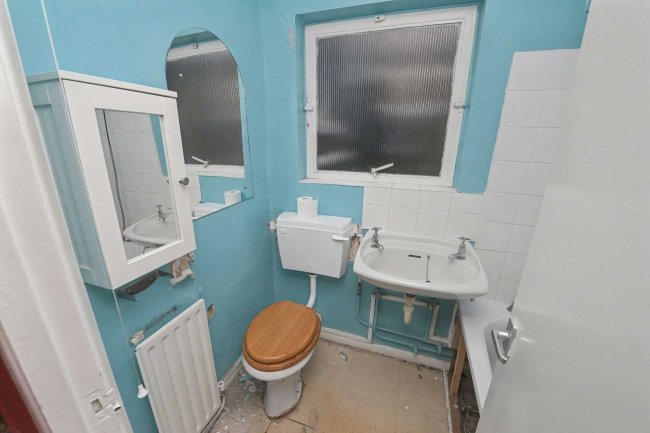 Flat B, 58 Inworth Street, Battersea, London, SW11 3EP 5