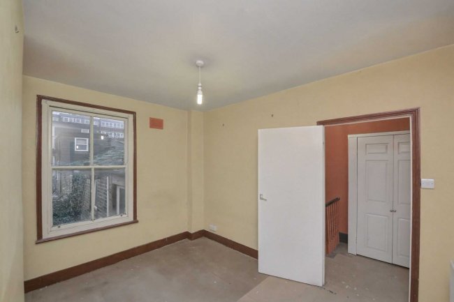 Flat B, 58 Inworth Street, Battersea, London, SW11 3EP 5