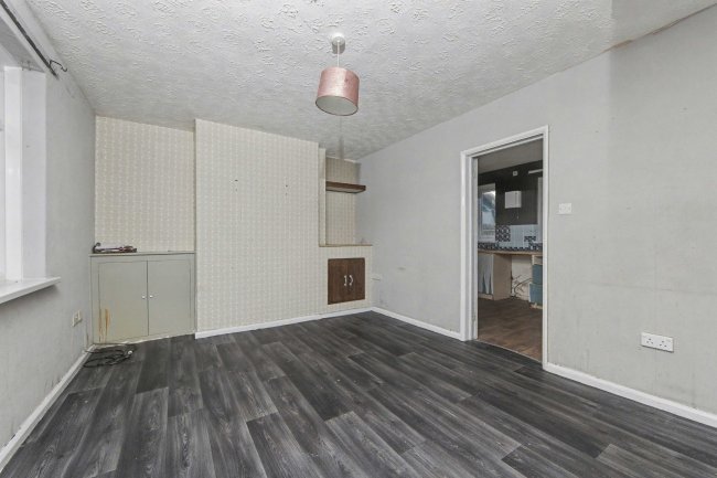 42 Gillford Crescent, Carlisle CA1 3BS 5