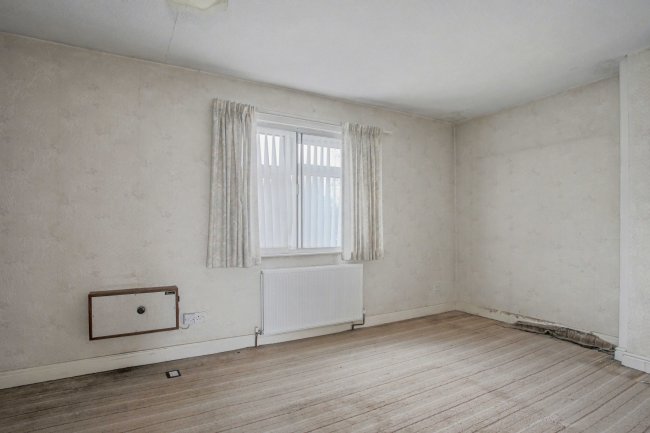 79 Queen Street, Wigan, WN3 4HX 3