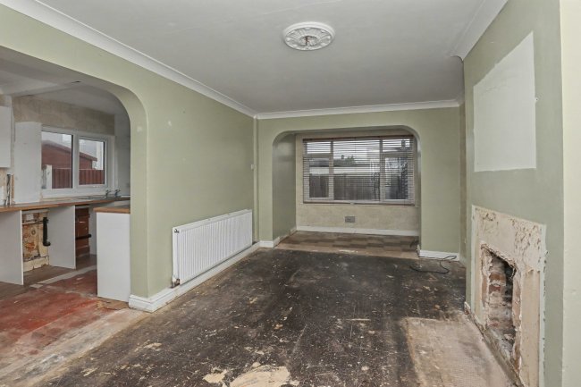 29 Lindby Road, Liverpool L32 6SL 2