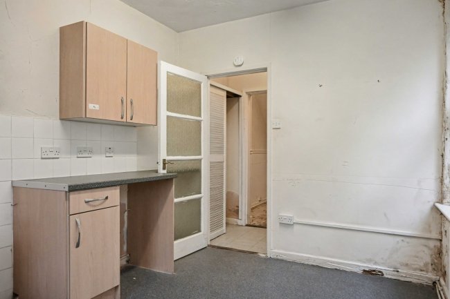 29 Middlesex Road, Bootle L20 9BN 3