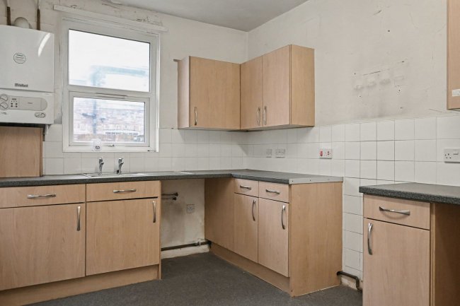 29 Middlesex Road, Bootle L20 9BN 3