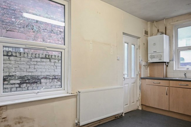 29 Middlesex Road, Bootle L20 9BN 3