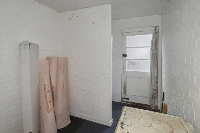 7 Kingsdown Way, Bromley BR2 7PT 10