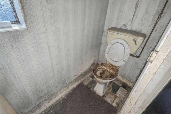 7 Kingsdown Way, Bromley BR2 7PT 10