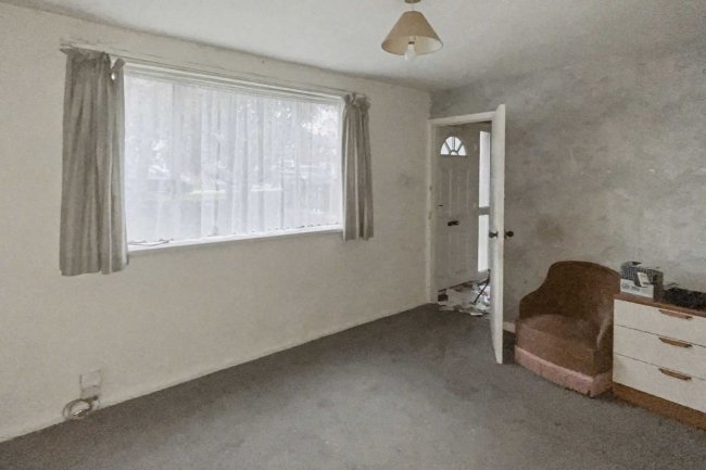 7 Kingsdown Way, Bromley BR2 7PT 10