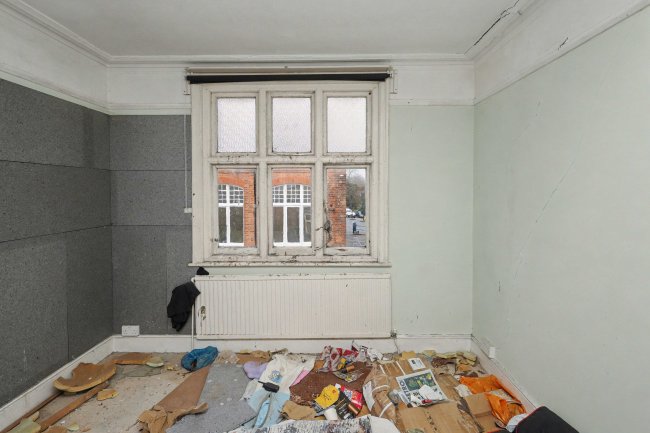 2a Windmill Hill, Enfield EN2 6SA 4