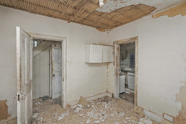 2a Windmill Hill, Enfield EN2 6SA 4