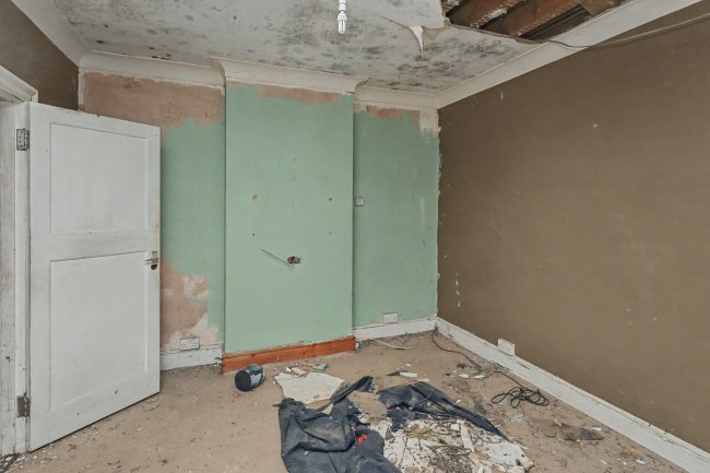 2a Windmill Hill, Enfield EN2 6SA 4