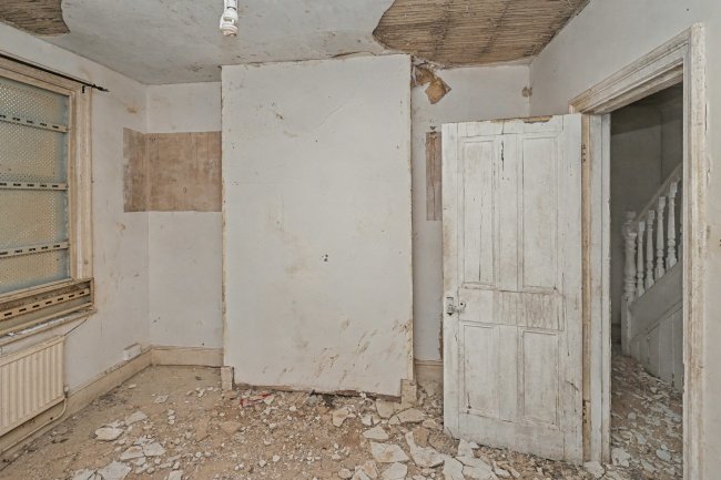 2a Windmill Hill, Enfield EN2 6SA 4