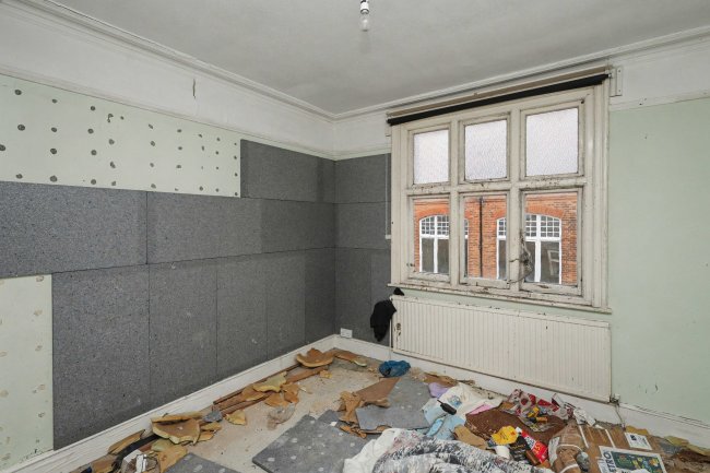 2a Windmill Hill, Enfield EN2 6SA 4