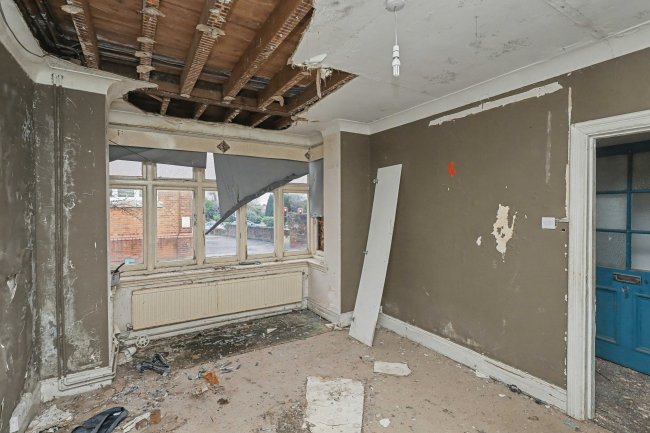 2a Windmill Hill, Enfield EN2 6SA 4