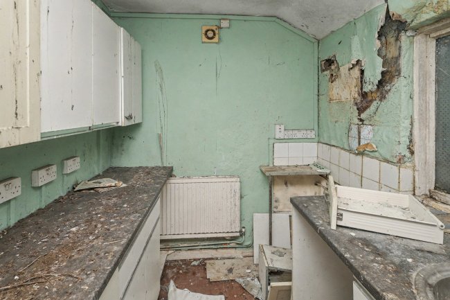 2a Windmill Hill, Enfield EN2 6SA 4