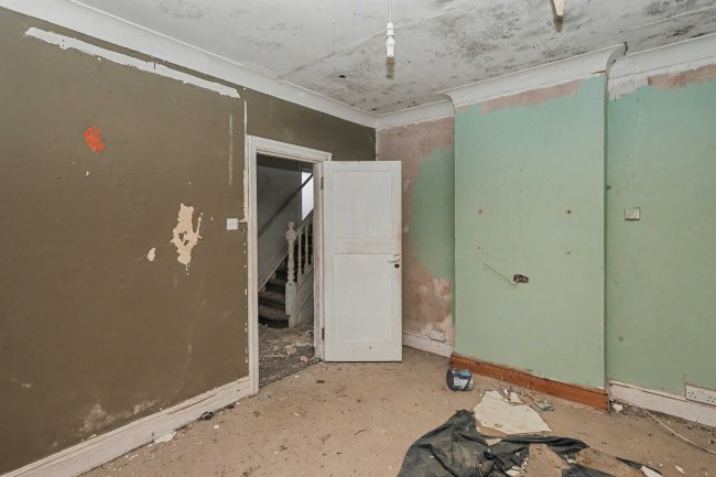 2a Windmill Hill, Enfield EN2 6SA 4