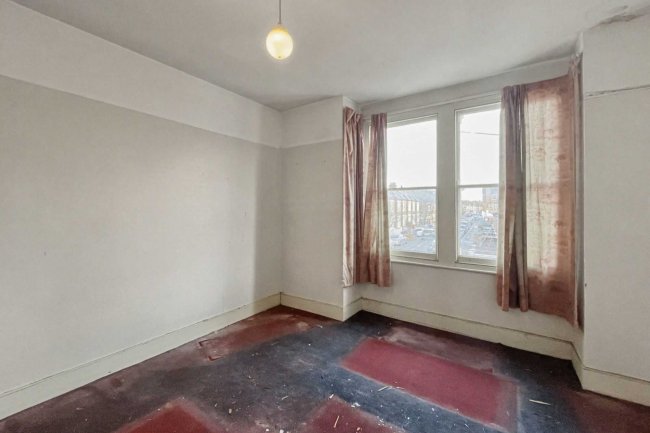 16A Byton Road, Tooting, London SW17 9HE 1