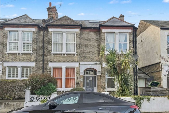 16A Byton Road, Tooting, London SW17 9HE 1