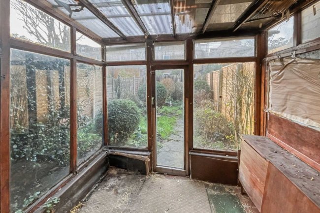 16A Byton Road, Tooting, London SW17 9HE 1