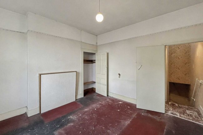 16A Byton Road, Tooting, London SW17 9HE 1