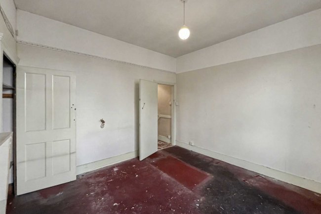 16A Byton Road, Tooting, London SW17 9HE 1