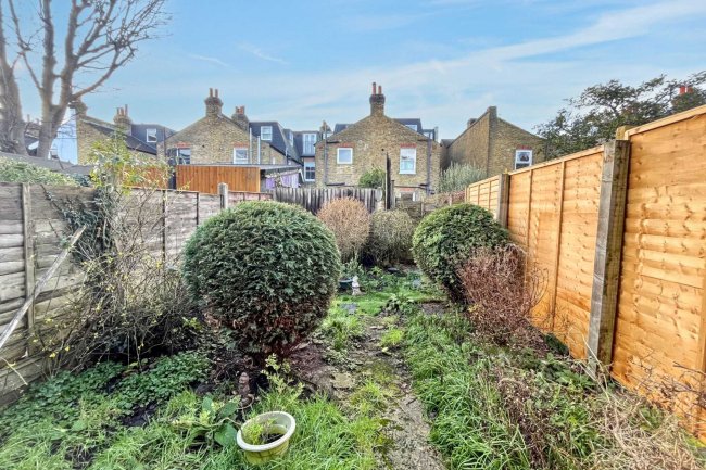 16A Byton Road, Tooting, London SW17 9HE 1