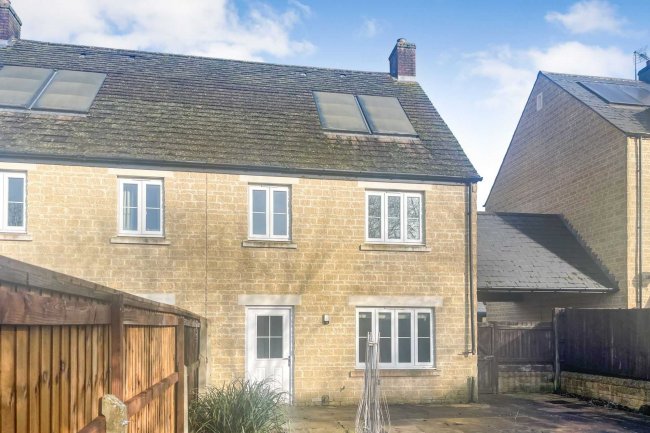 97 Waterford Road, Witney, Oxford, OX28 1GD 8
