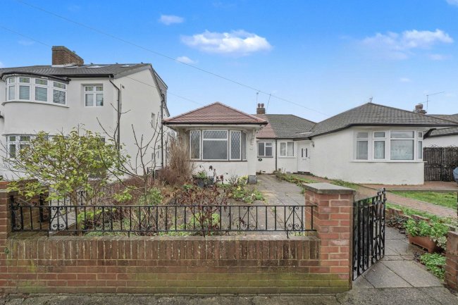 14 Glasbrook Avenue, Twickenham, TW2 6AH 2