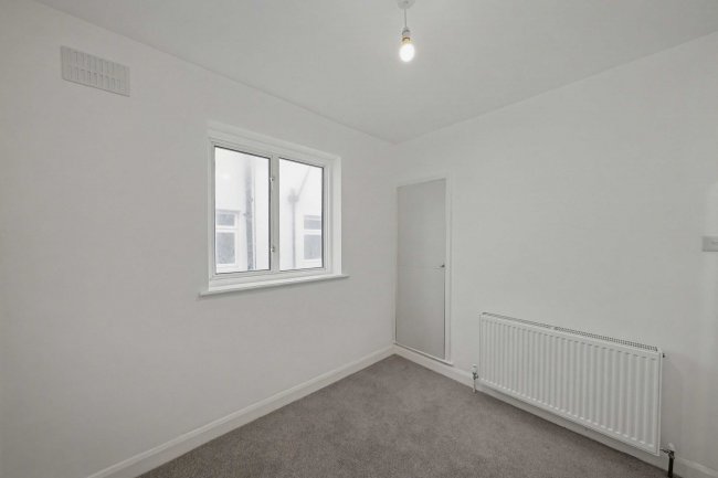 14 Glasbrook Avenue, Twickenham, TW2 6AH 2