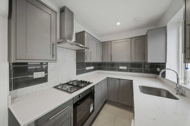 14 Glasbrook Avenue, Twickenham, TW2 6AH 2