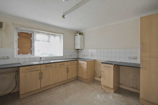 5 Sandpiper Close, Walthamstow, London E17 5SP 8