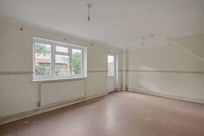 5 Sandpiper Close, Walthamstow, London E17 5SP 8